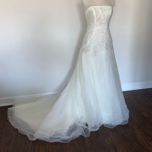 WHITE by Vera Wang Strapless White Wedding Gown